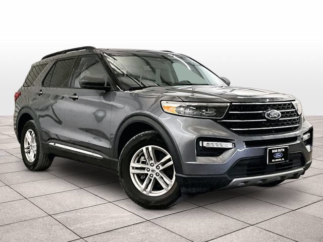 Certified 2021 Ford Explorer XLT w/ Equipment Group 202A AWD/4WD image 2