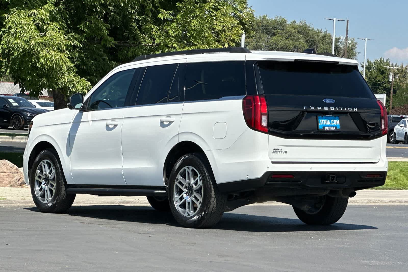 Certified 2025 Ford Expedition Active AWD/4WD image 6