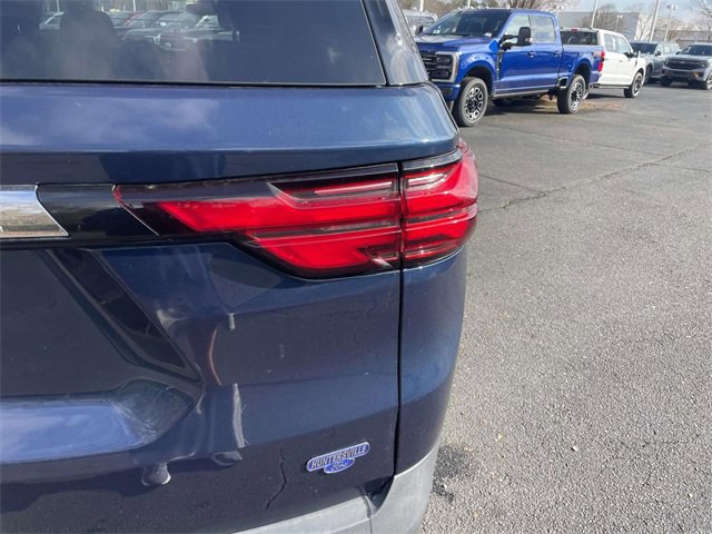 Used 2022 Chevrolet Traverse LT image 35