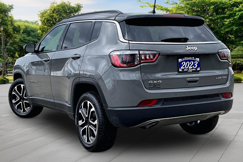 Used 2023 Jeep Compass Limited AWD/4WD image 2