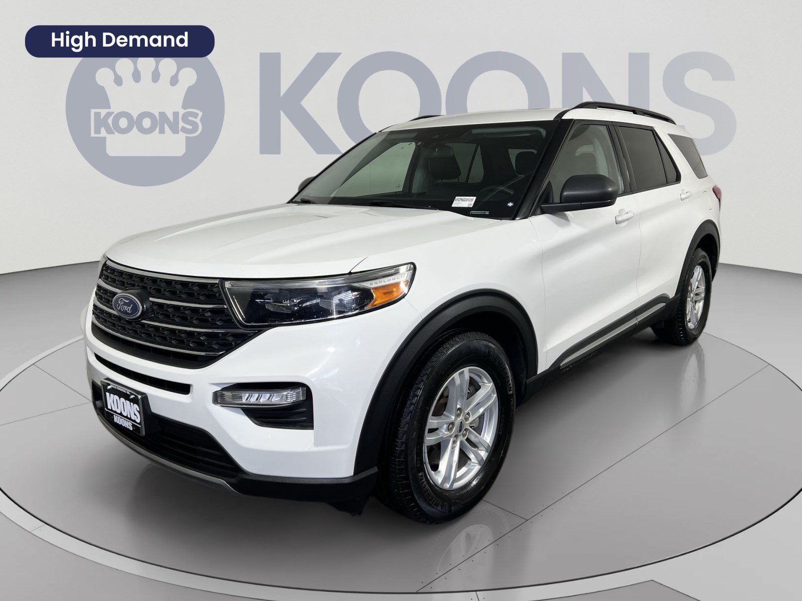 Certified 2022 Ford Explorer XLT w/ Equipment Group 202A AWD/4WD image 1
