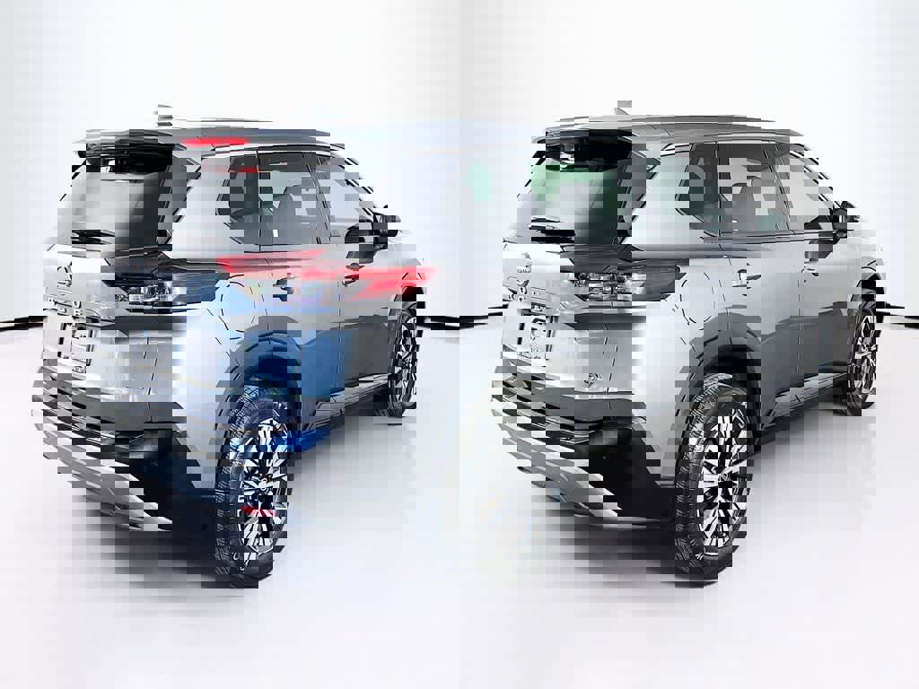 Used 2021 Nissan Rogue SV image 25