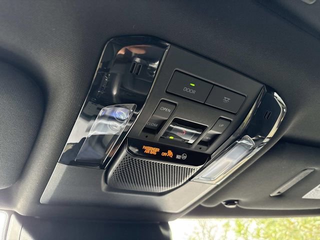 Used 2025 Lexus GX 550 w/ Accessory Package (2T) AWD/4WD image 36