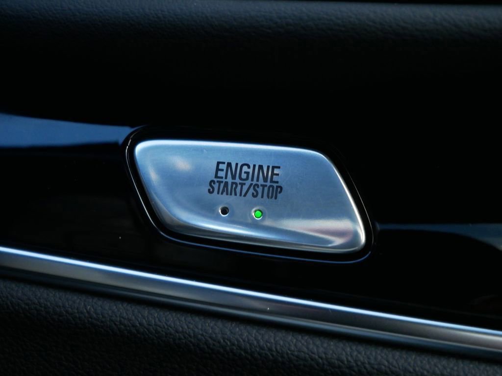 Used 2022 Buick Enclave Avenir image 24