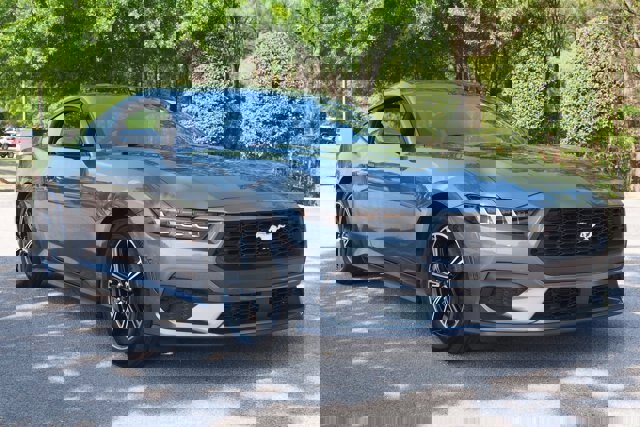 Certified 2025 Ford Mustang Coupe image 7