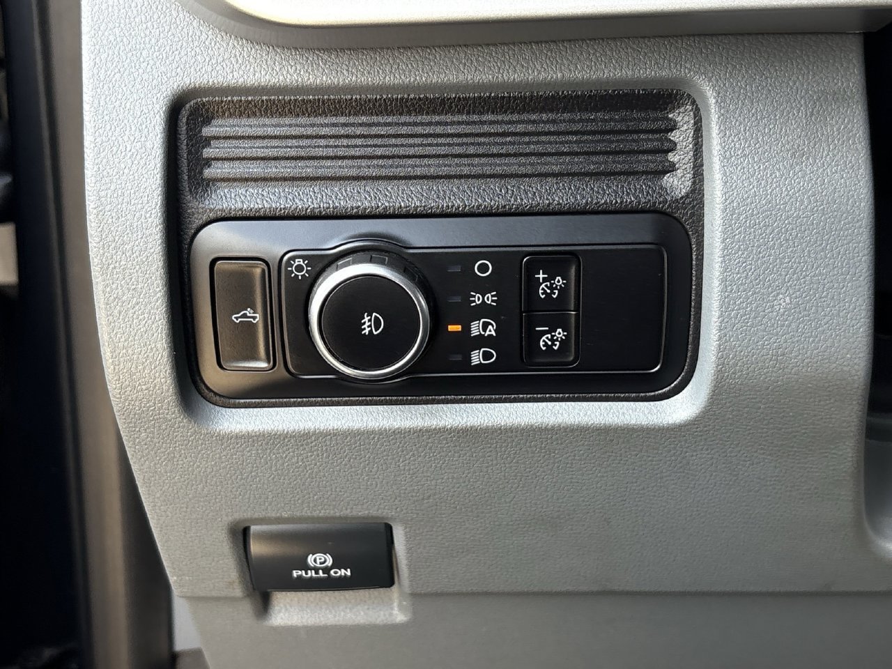 Certified 2025 Ford F250 XLT AWD/4WD image 23