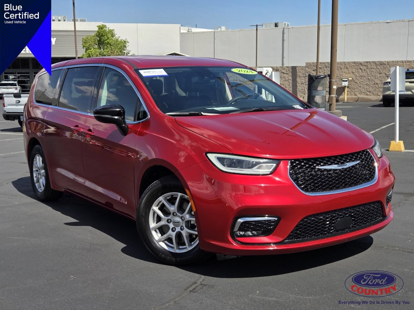 Used 2024 Chrysler Pacifica Touring-L