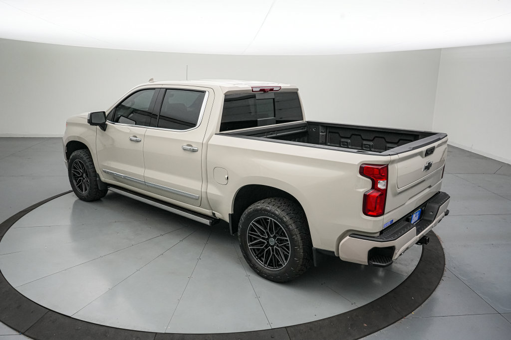 Used 2026 Chevrolet Silverado 1500 High Country AWD/4WD image 7