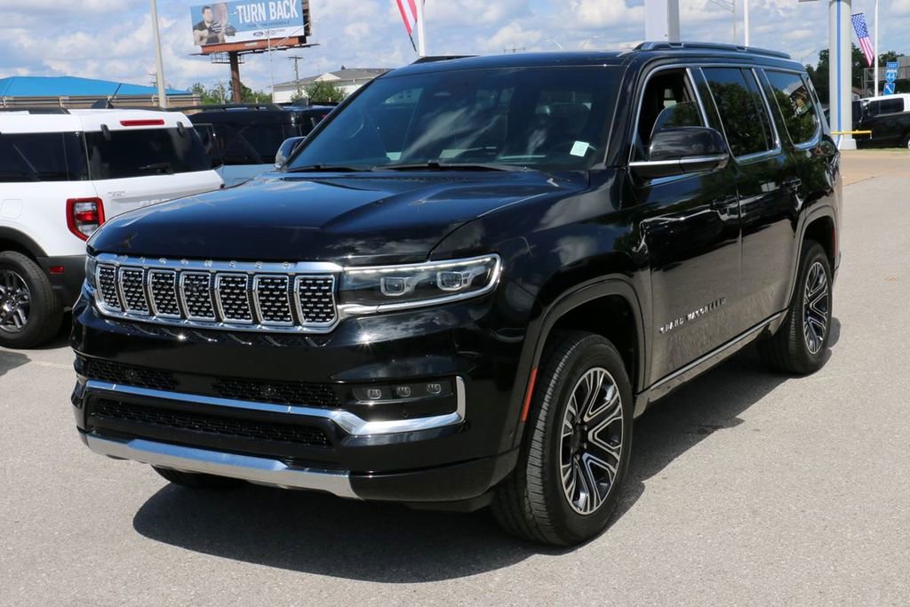Used 2022 Jeep Grand Wagoneer Series II AWD/4WD image 2