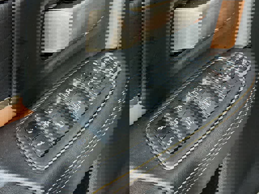 Used 2024 RAM 3500 Limited image 29