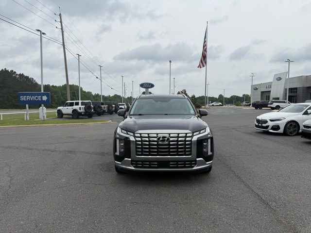 Used 2023 Hyundai Palisade Calligraphy FWD image 2