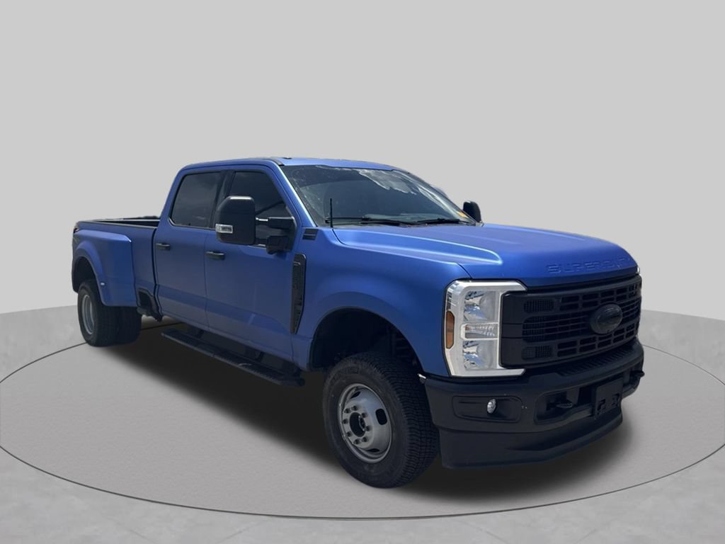 Certified 2025 Ford F350 XLT w/ 360-Degree Camera Package AWD/4WD image 3