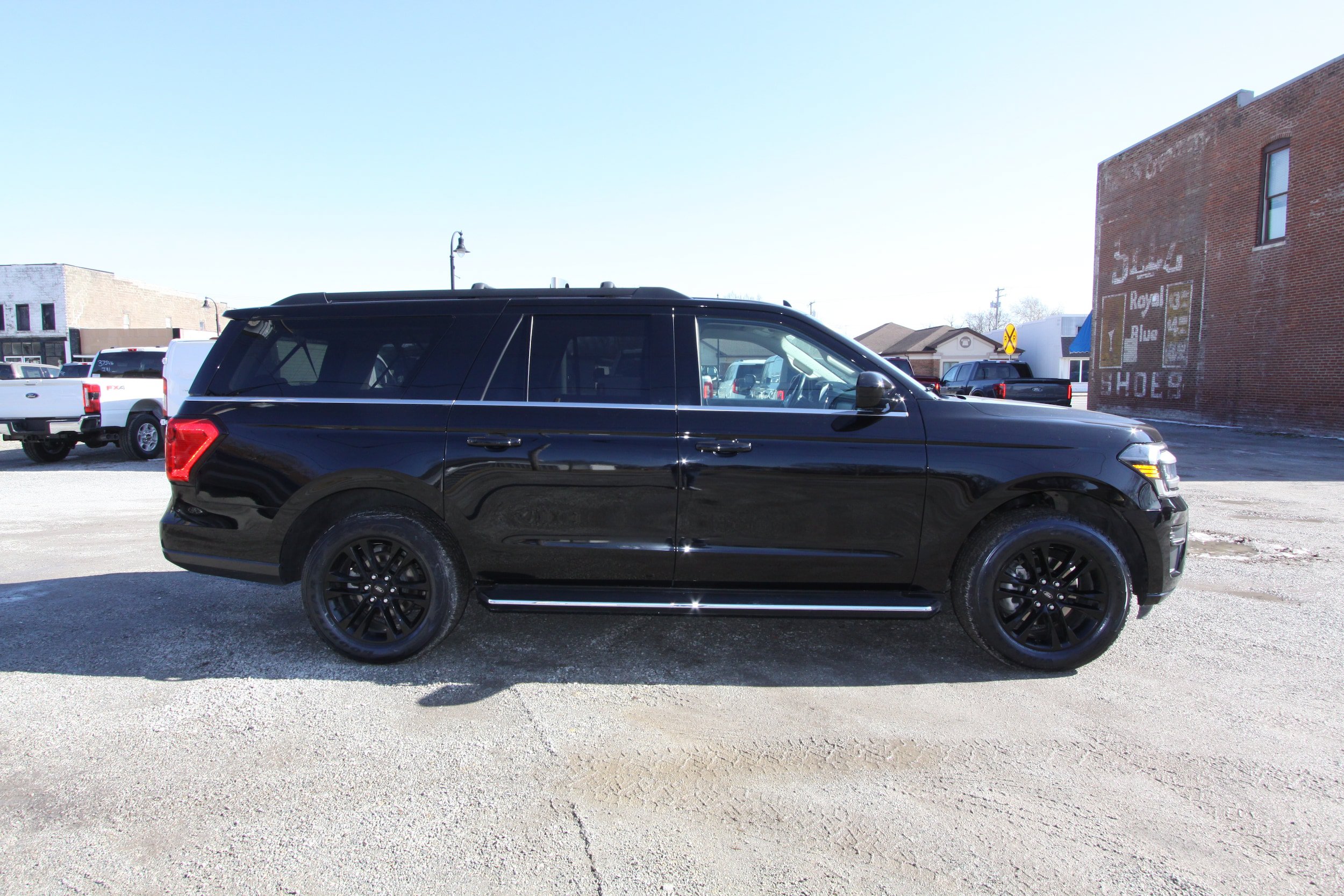 Certified 2022 Ford Expedition Max XLT AWD/4WD image 1