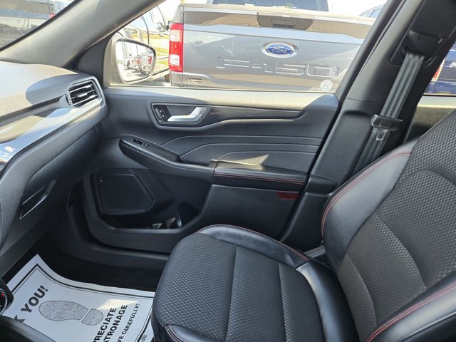 Certified 2025 Ford Escape ST-Line FWD image 14
