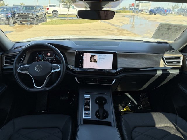 Used 2024 Volkswagen Atlas SE image 23