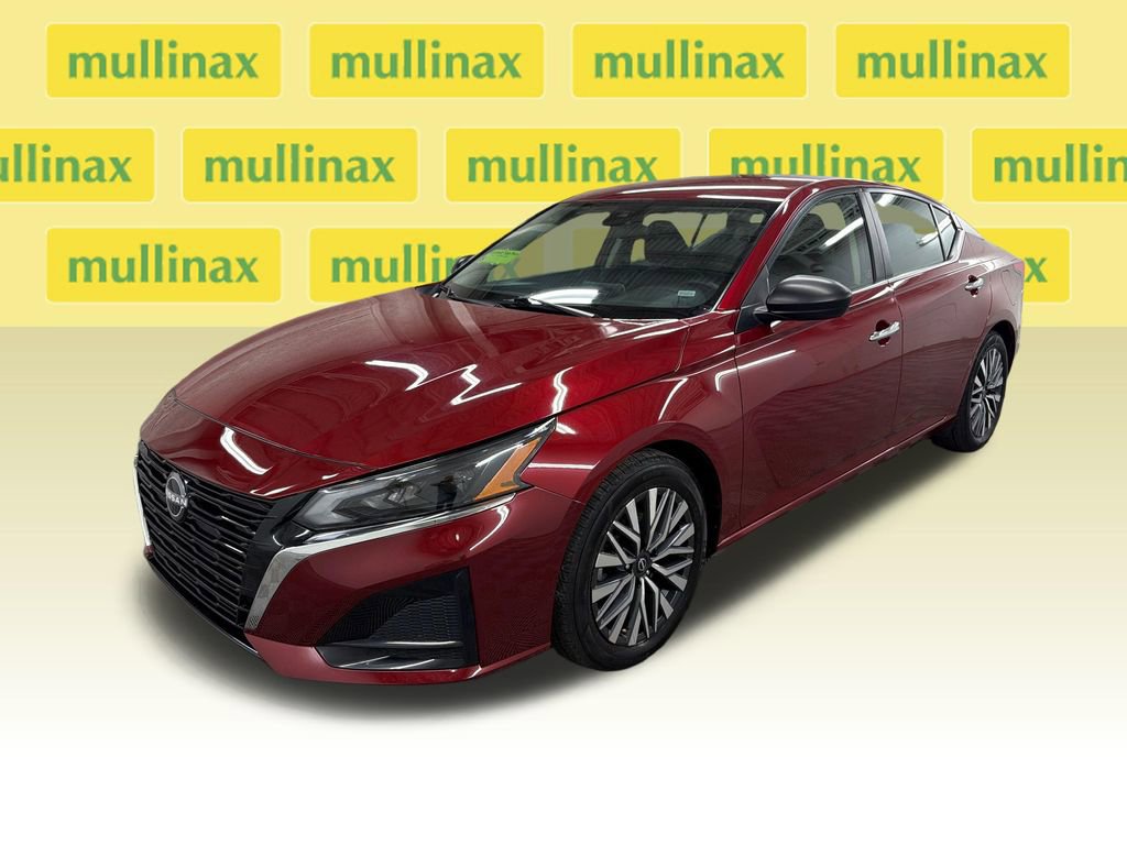 Used 2024 Nissan Altima 2.5 SV FWD image 14