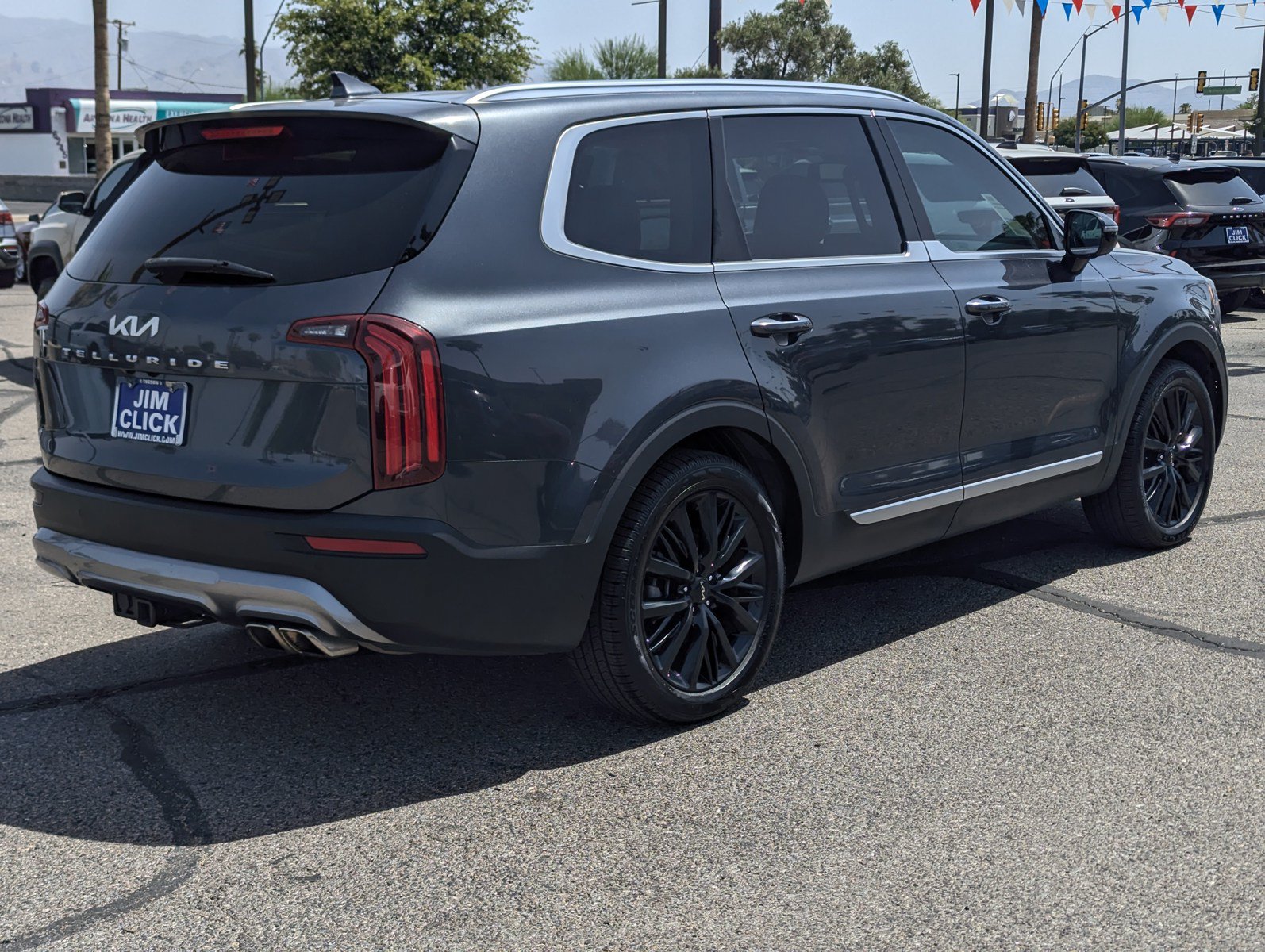 Used 2022 Kia Telluride SX w/ Towing Package FWD image 2