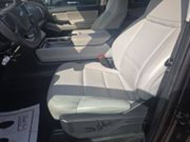 Certified 2025 Ford Expedition Active AWD/4WD image 12