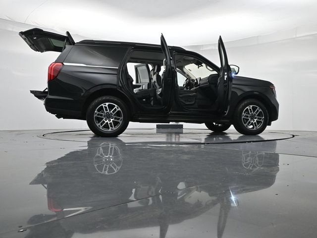 Certified 2025 Ford Expedition Active AWD/4WD image 57