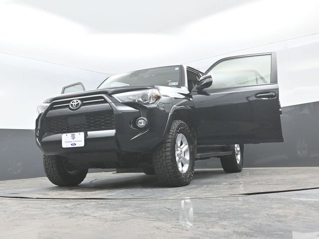 Used 2021 Toyota 4Runner SR5 Premium w/ Moonroof Package AWD/4WD image 31