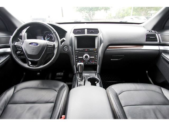 Certified 2019 Ford Explorer Limited w/ Ford Safe & Smart Package FWD image 8