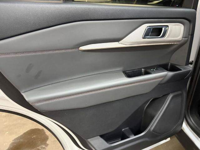 Certified 2025 Ford Explorer Active w/ Active Comfort Package AWD/4WD image 11