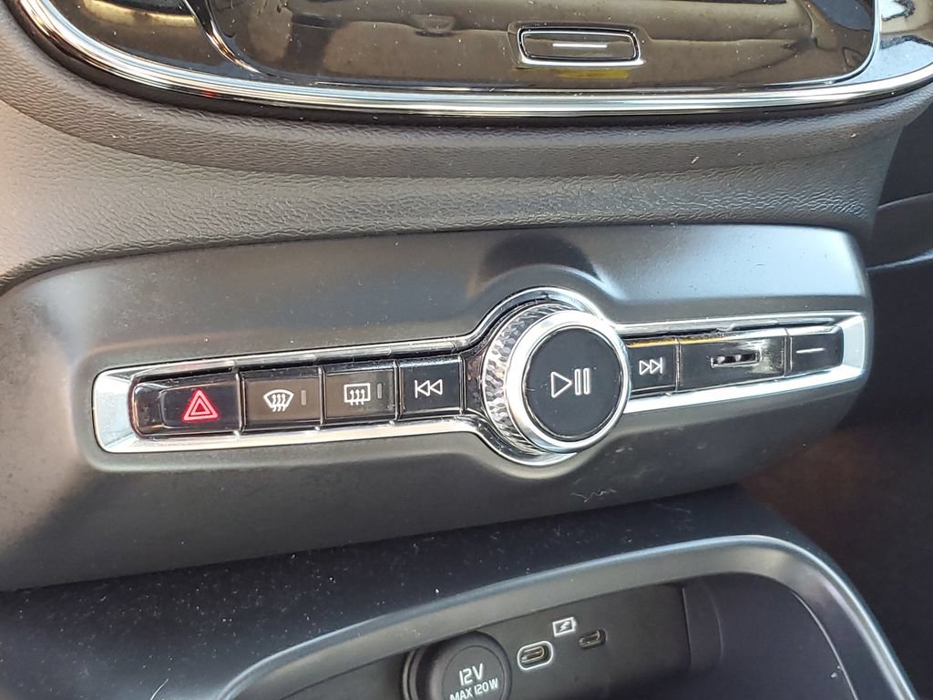 Used 2023 Volvo XC40 B5 Plus w/ Driver Assist Package AWD/4WD image 26