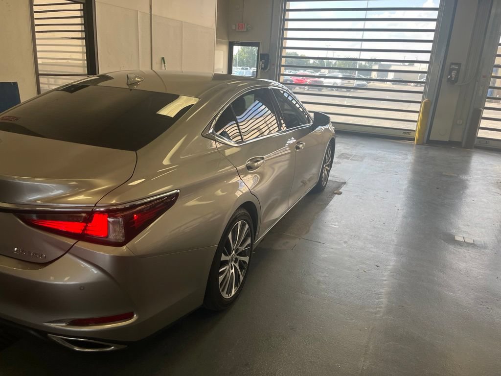 Used 2019 Lexus ES 350 w/ Premium Package FWD image 10