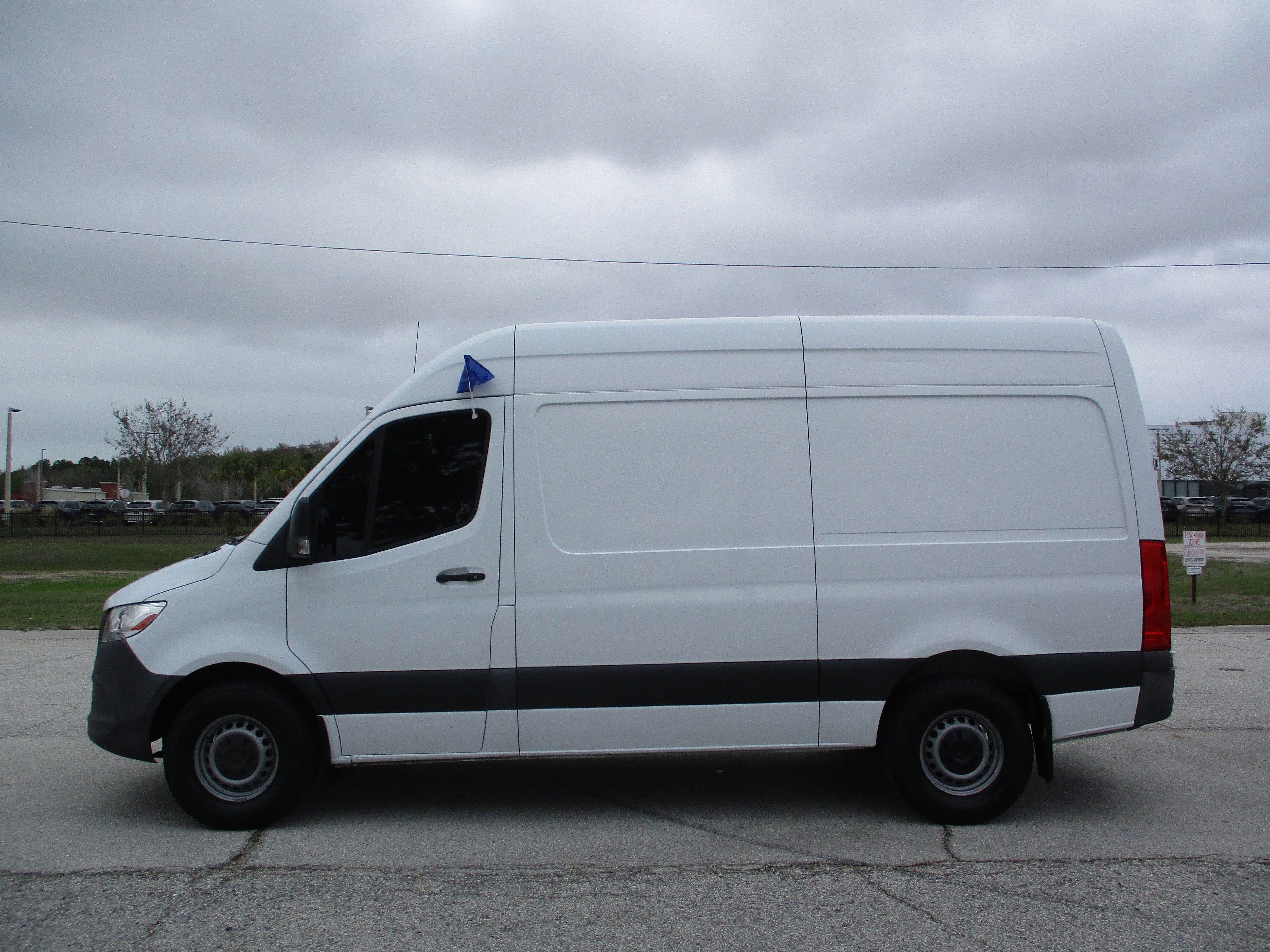 Used 2021 Mercedes-Benz Sprinter 144 Cargo w/ Driver Convenience Package image 2