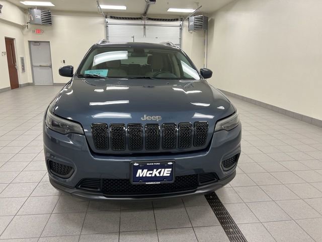 Used 2020 Jeep Cherokee Latitude w/ Cold Weather Group AWD/4WD image 3