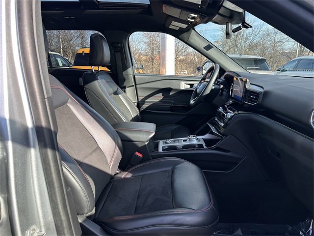 Certified 2023 Ford Explorer ST-Line w/ Class IV Trailer Tow Package image 35