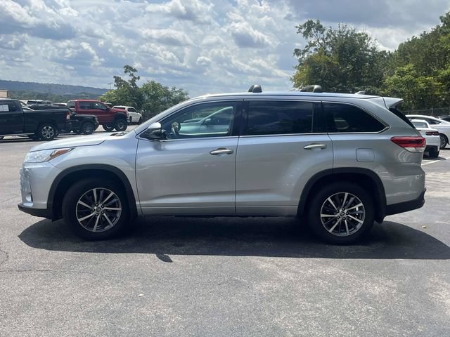 Used 2018 Toyota Highlander XLE AWD/4WD image 7