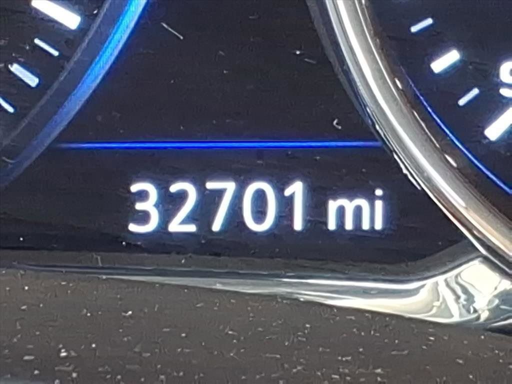 Used 2023 GMC Terrain Denali w/ Black Diamond Edition image 24