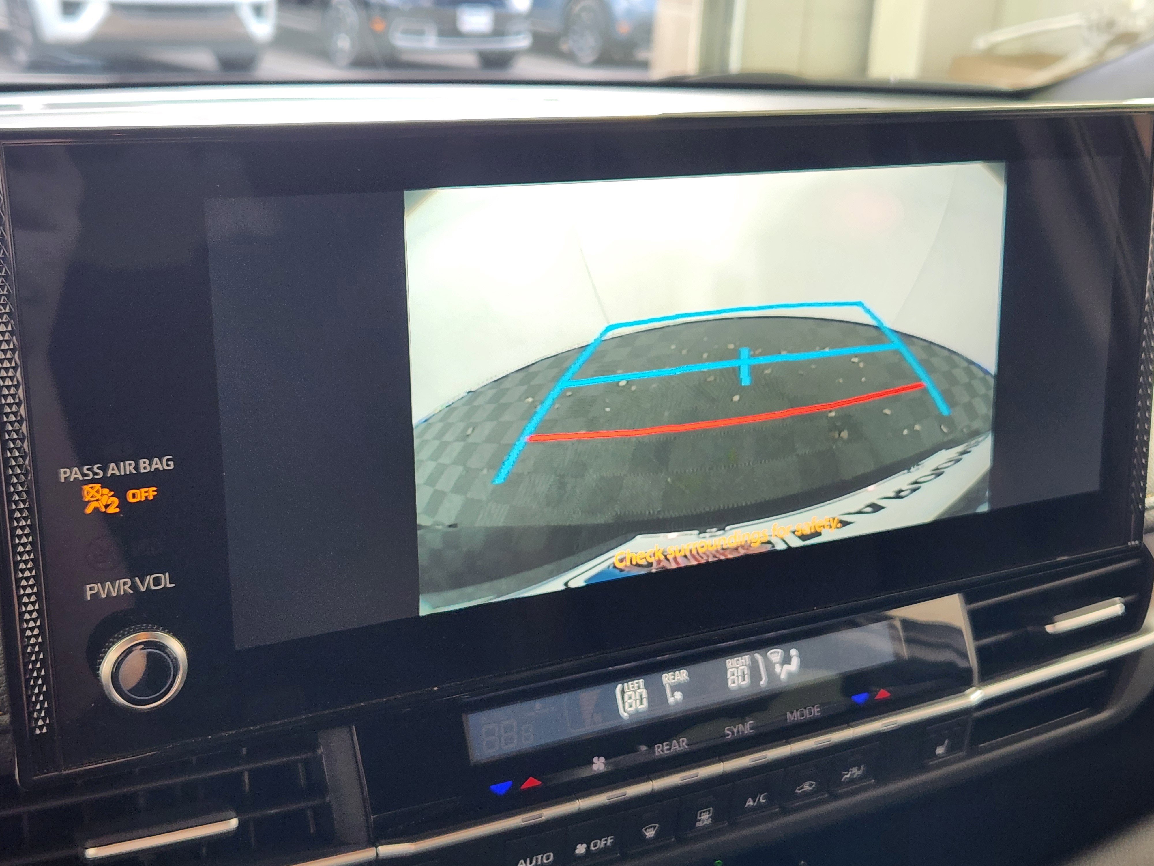 Used 2025 Toyota Sienna XLE Woodland Edition image 22