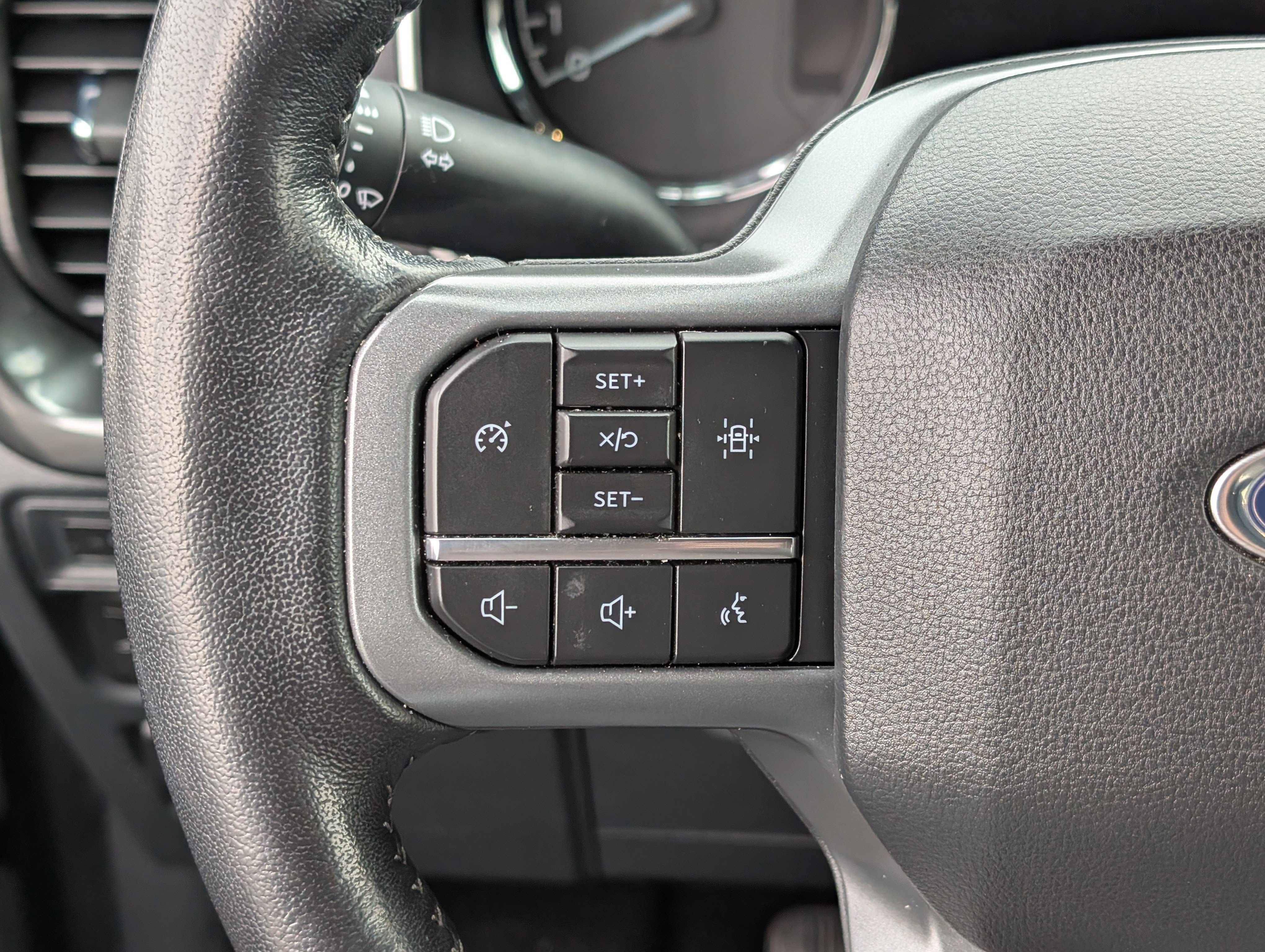 Certified 2022 Ford F150 XLT w/ Equipment Group 302A High image 21