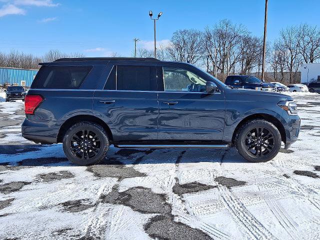 Certified 2022 Ford Expedition XLT image 5