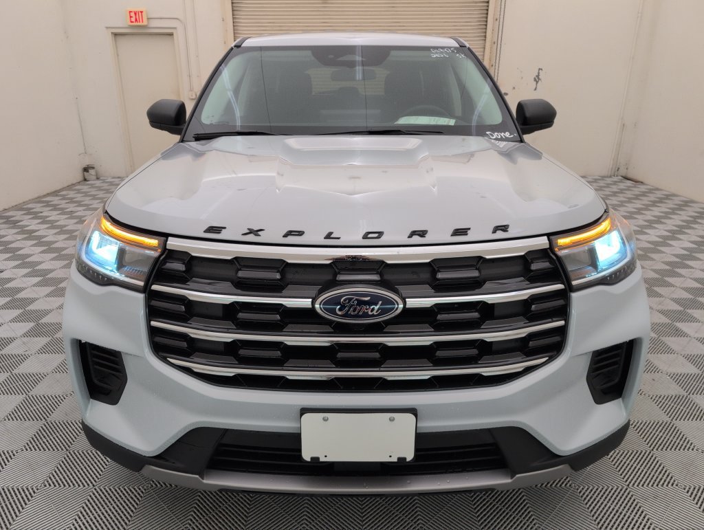Certified 2026 Ford Explorer Active RWD image 9