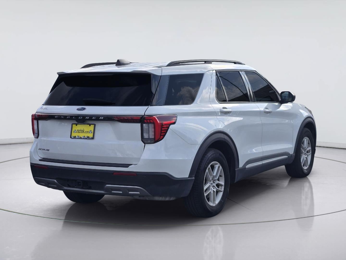 Certified 2025 Ford Explorer Active w/ Active Comfort Package RWD image 8