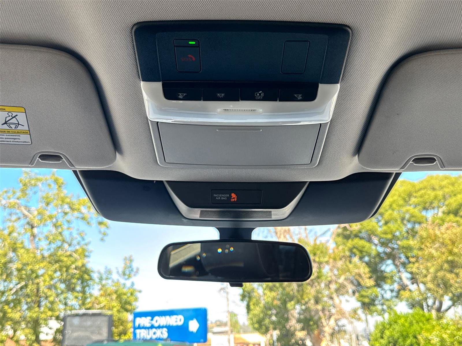 Used 2022 Nissan Pathfinder SV image 25