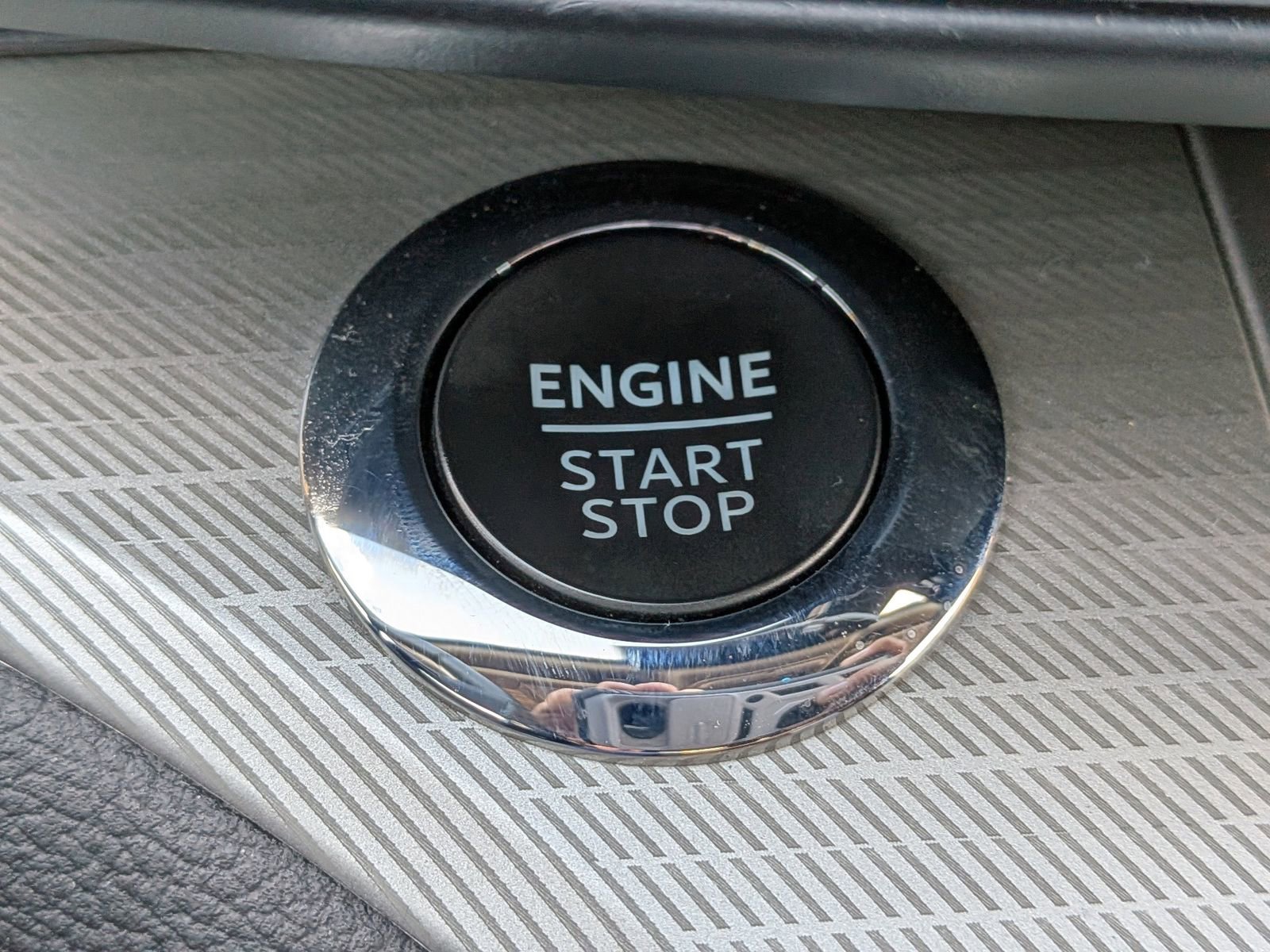 Certified 2022 Ford Explorer XLT w/ Equipment Group 202A image 32