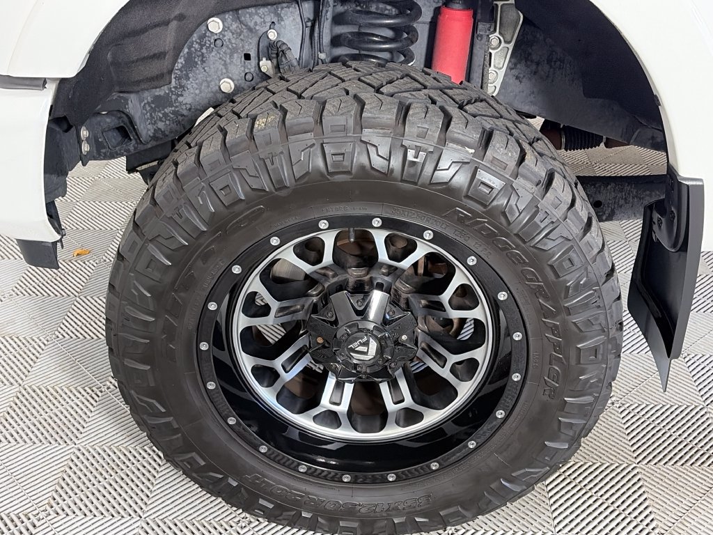 Certified 2022 Ford F350 Platinum w/ Tremor Off-Road Package AWD/4WD image 8