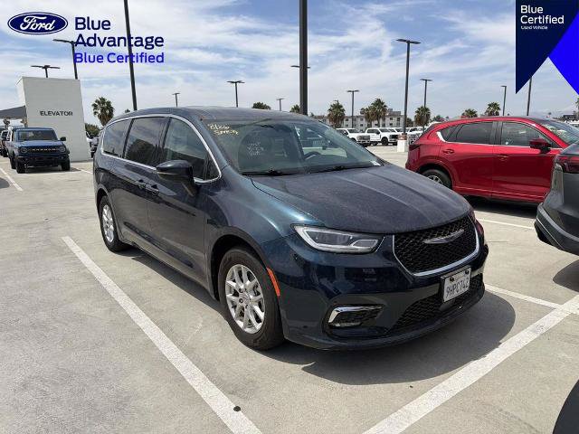 Used 2023 Chrysler Pacifica Touring-L FWD image 14