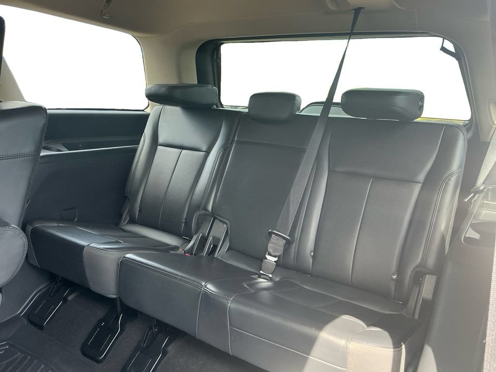Certified 2024 Ford Expedition XLT RWD image 21