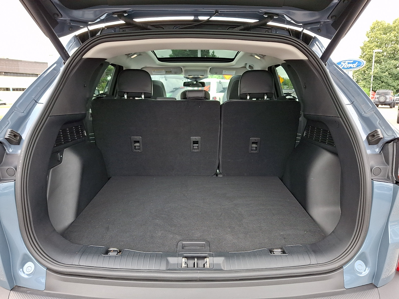 Certified 2023 Ford Escape SE w/ PHEV Premium Package FWD image 30