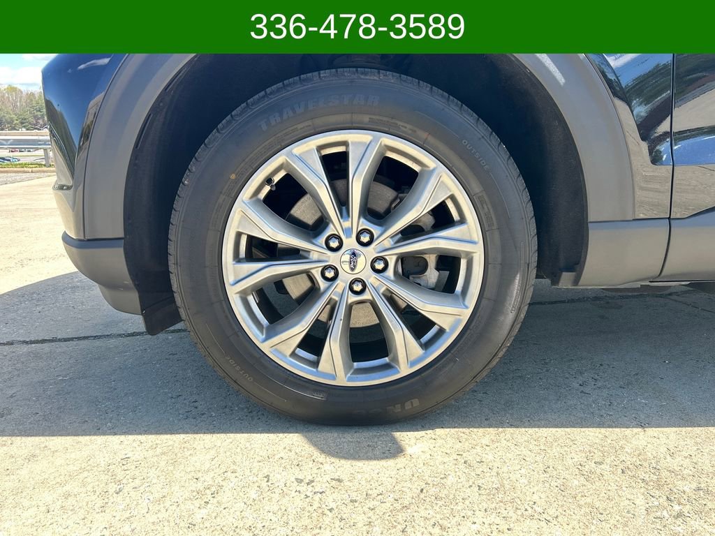 Certified 2022 Ford Explorer XLT w/ Equipment Group 202A image 25