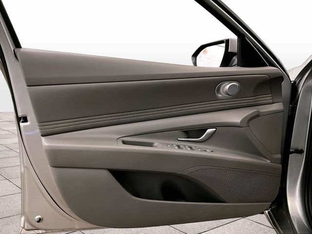 Used 2023 Hyundai Elantra SEL w/ Convenience Package FWD image 22