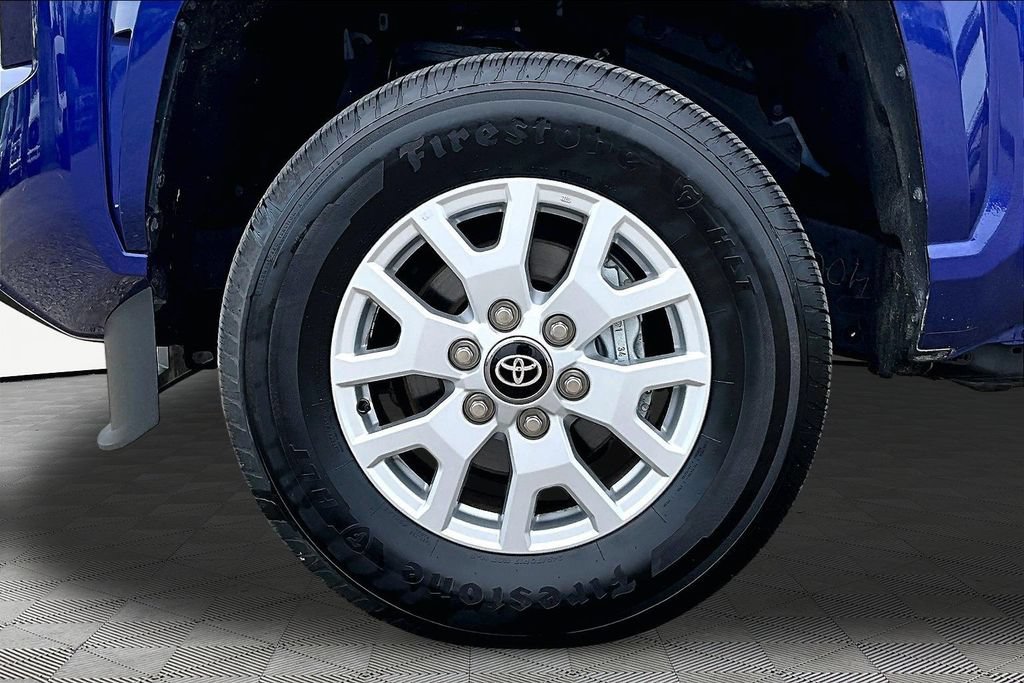 Used 2025 Toyota Tacoma SR5 AWD/4WD image 9