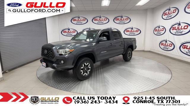 Used 2022 Toyota Tacoma TRD Off-Road w/ Technology Package AWD/4WD image 4