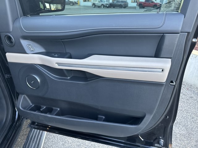 Certified 2022 Ford Expedition Limited image 9