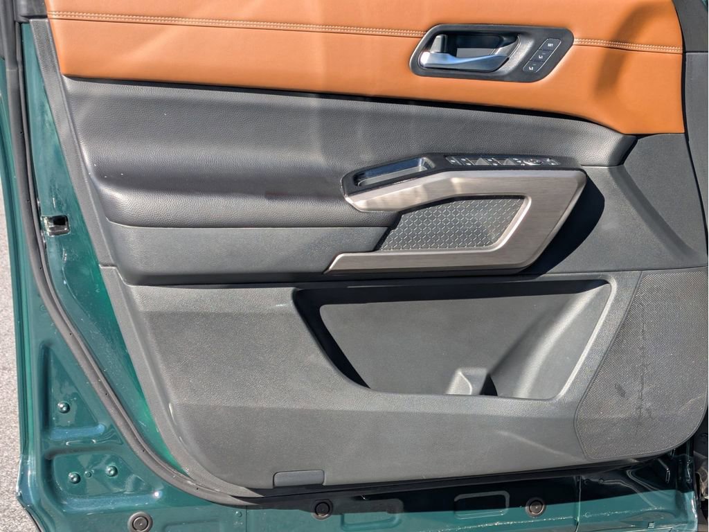 Used 2023 Nissan Pathfinder Platinum image 9